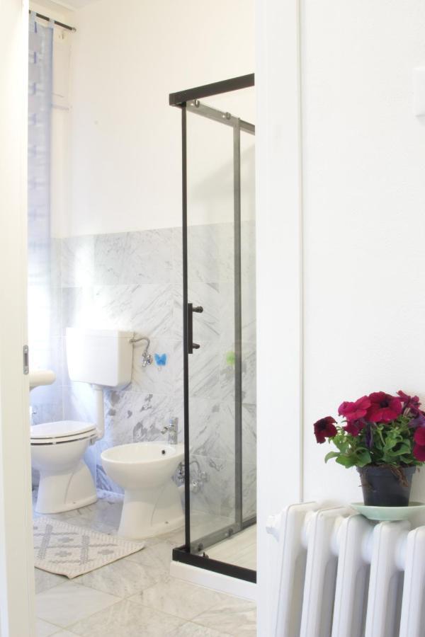 קררה Villa Chiara Affitta Camere מראה חיצוני תמונה