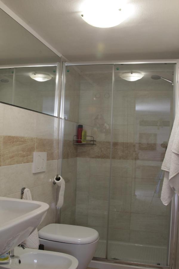 קררה Villa Chiara Affitta Camere מראה חיצוני תמונה